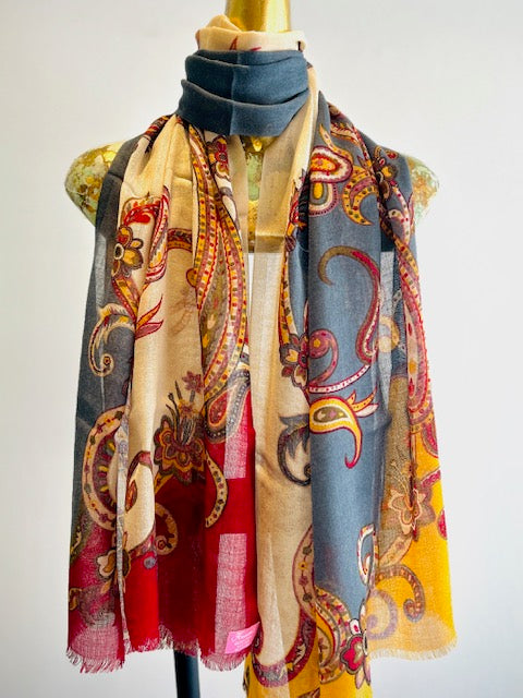 Printed Wool Scarf.