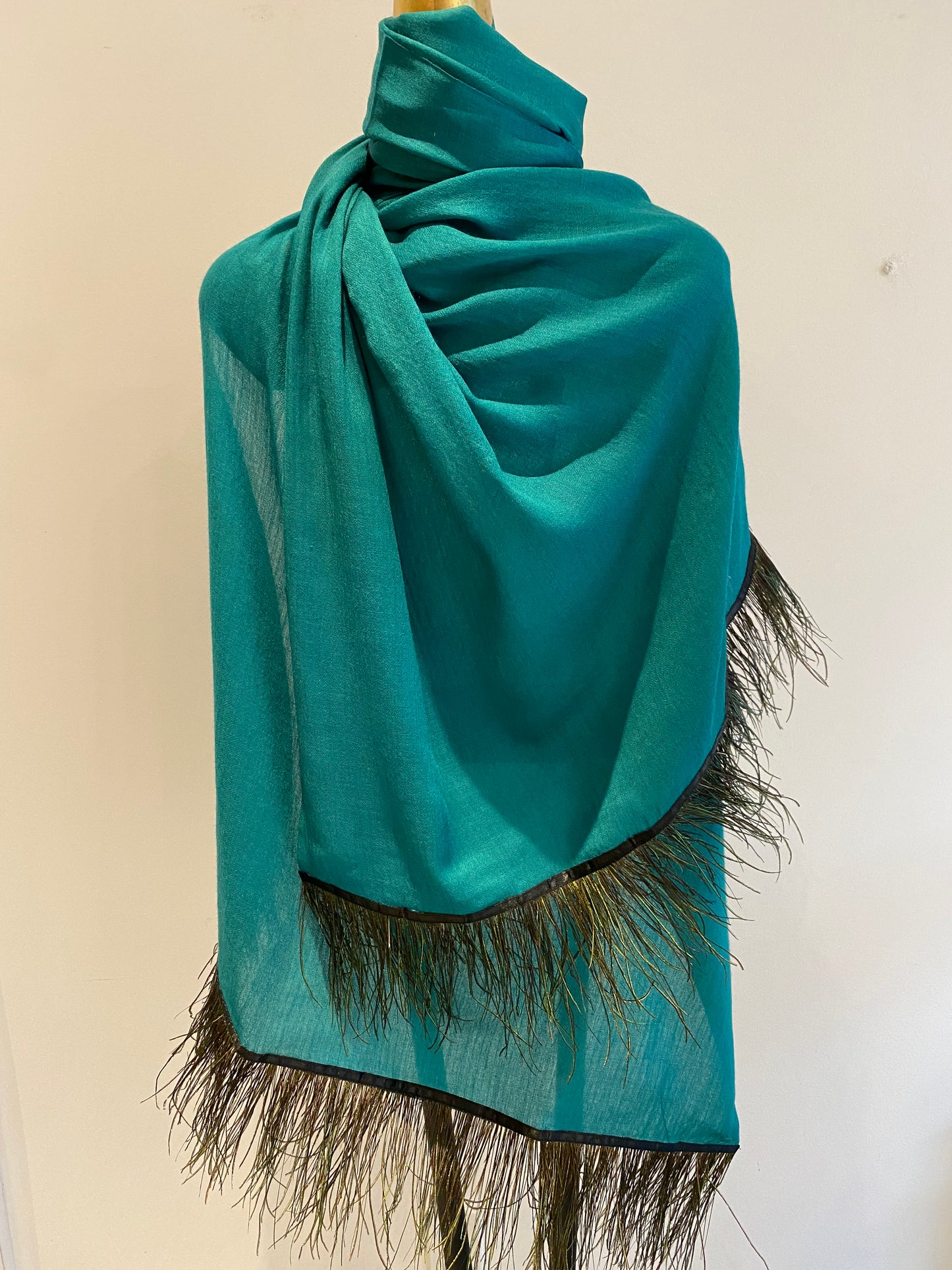 Cashmere Featherweight Shawl With Trim
