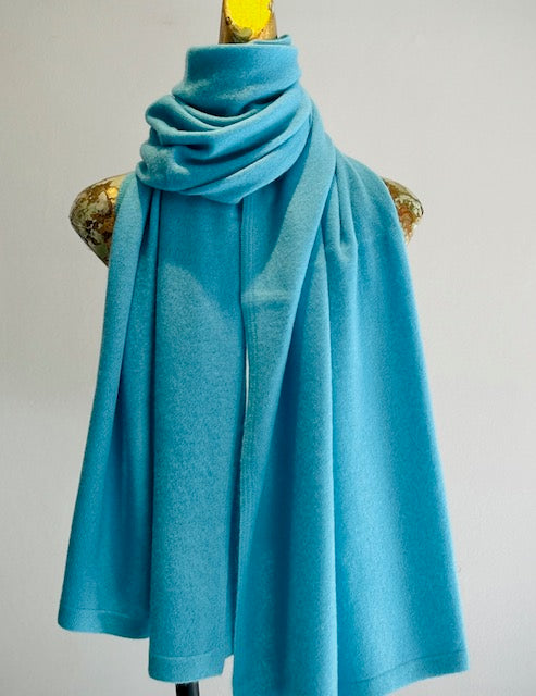 Luxurious Knitted Cashmere Shawl.