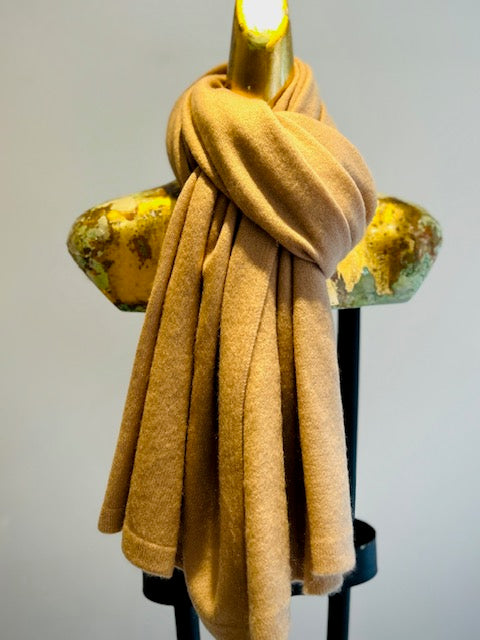 Luxurious Knitted Cashmere Shawl.