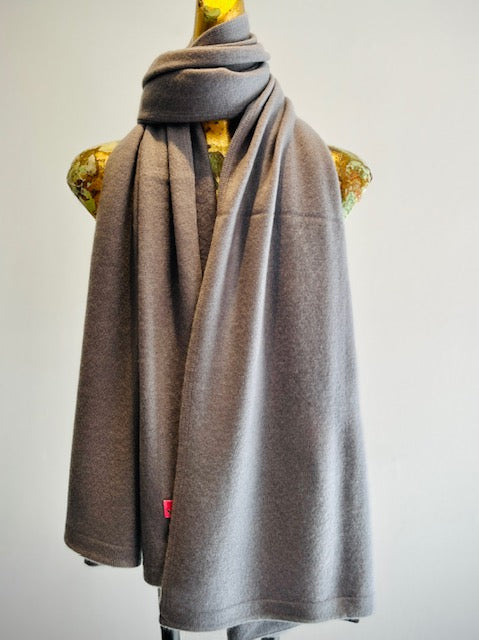 Luxurious Knitted Cashmere Shawl.