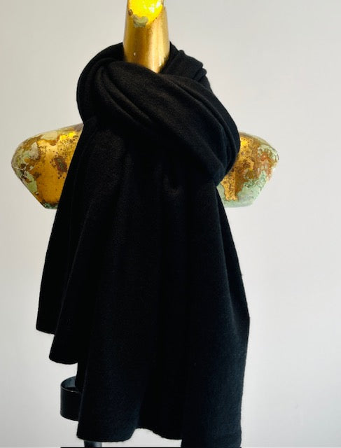 Luxurious Knitted Cashmere Shawl.