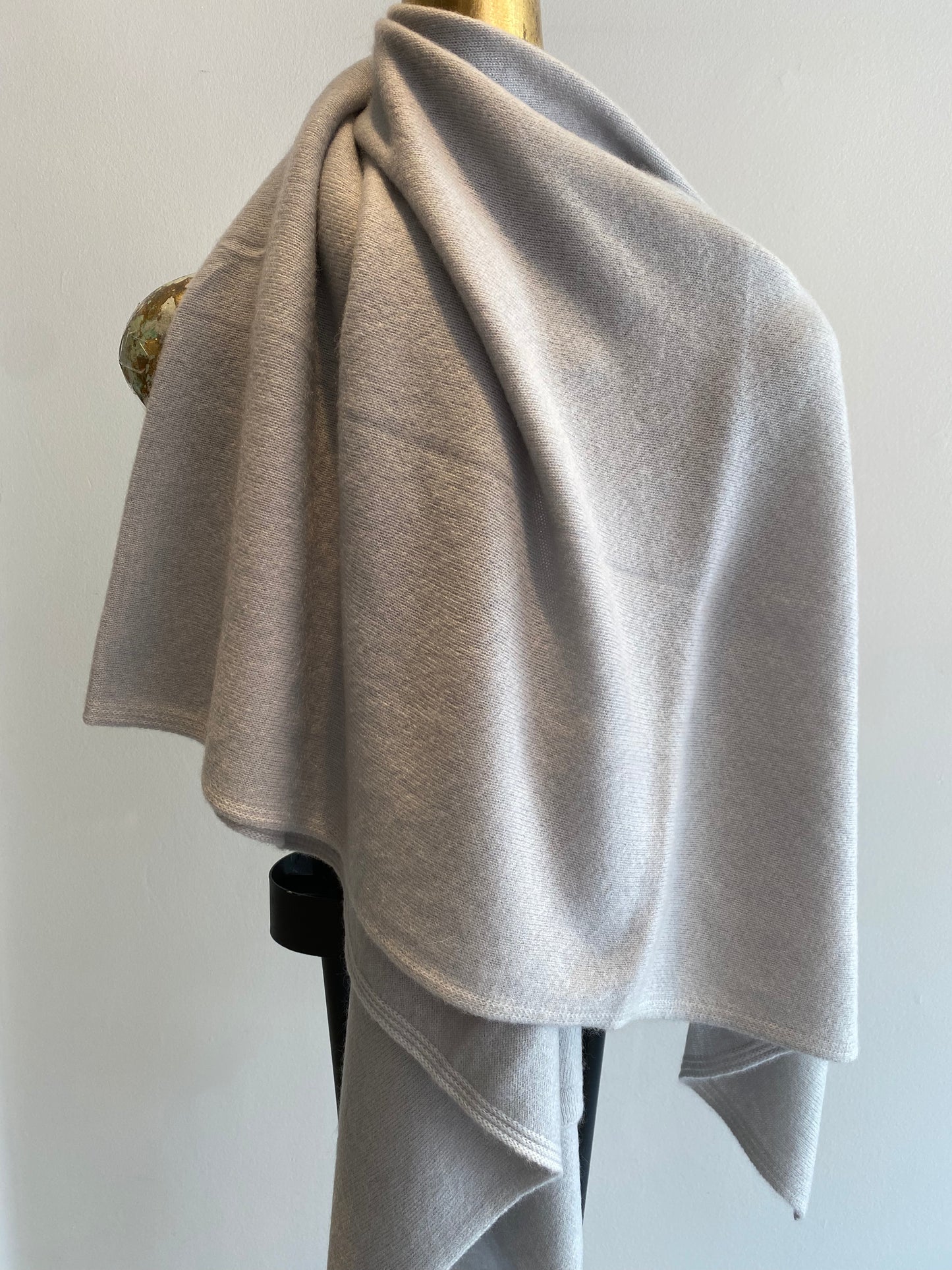 Luxurious Knitted Cashmere Shawl.