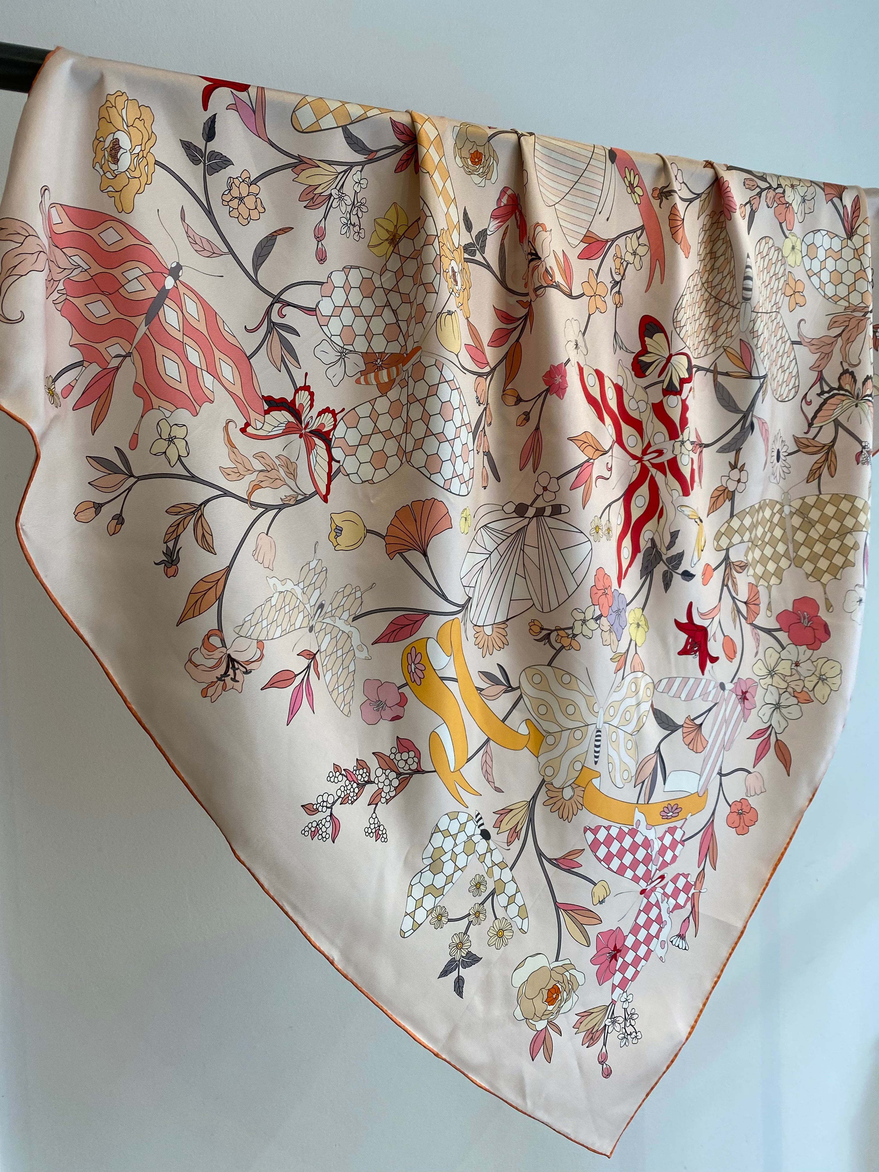 Floral pattern on silk