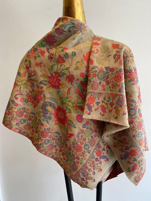 Exquisit Shawl Collection