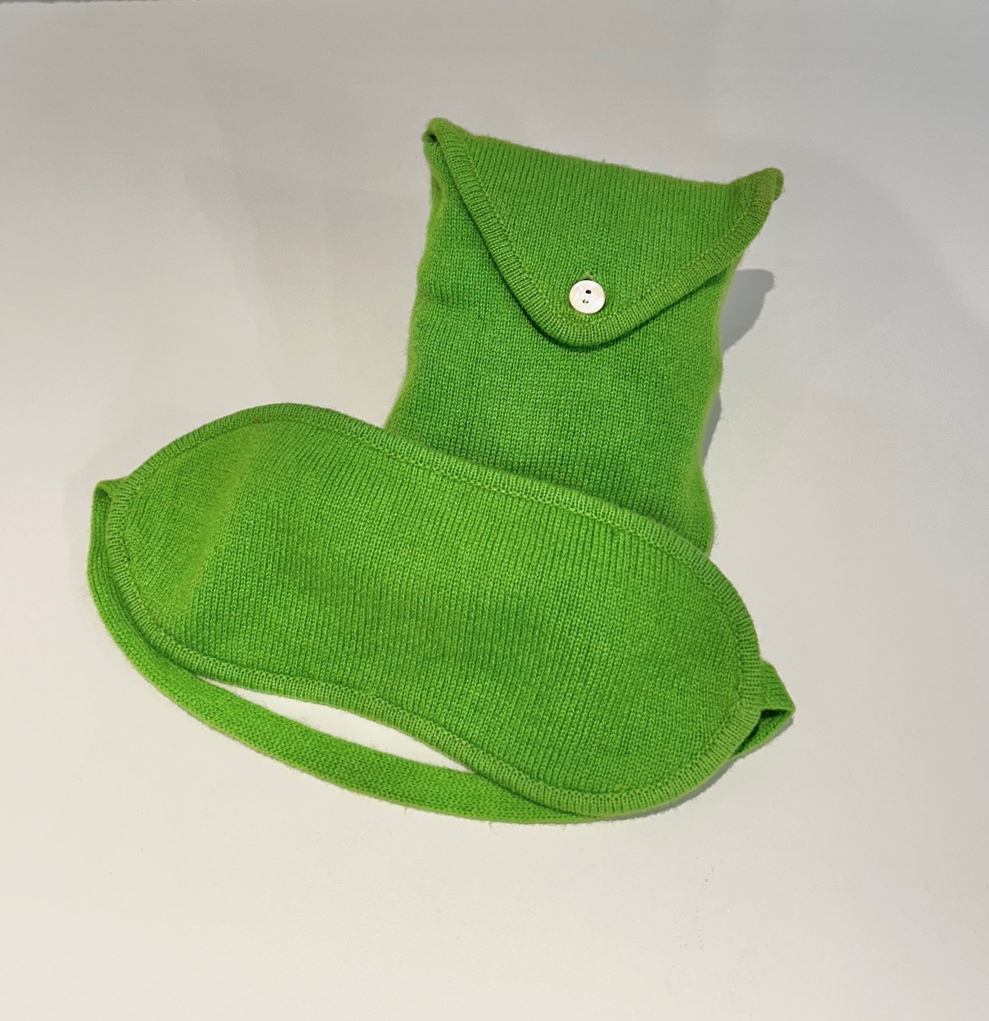 Cashmere sleep mask complete view - soft cashmere eye covering