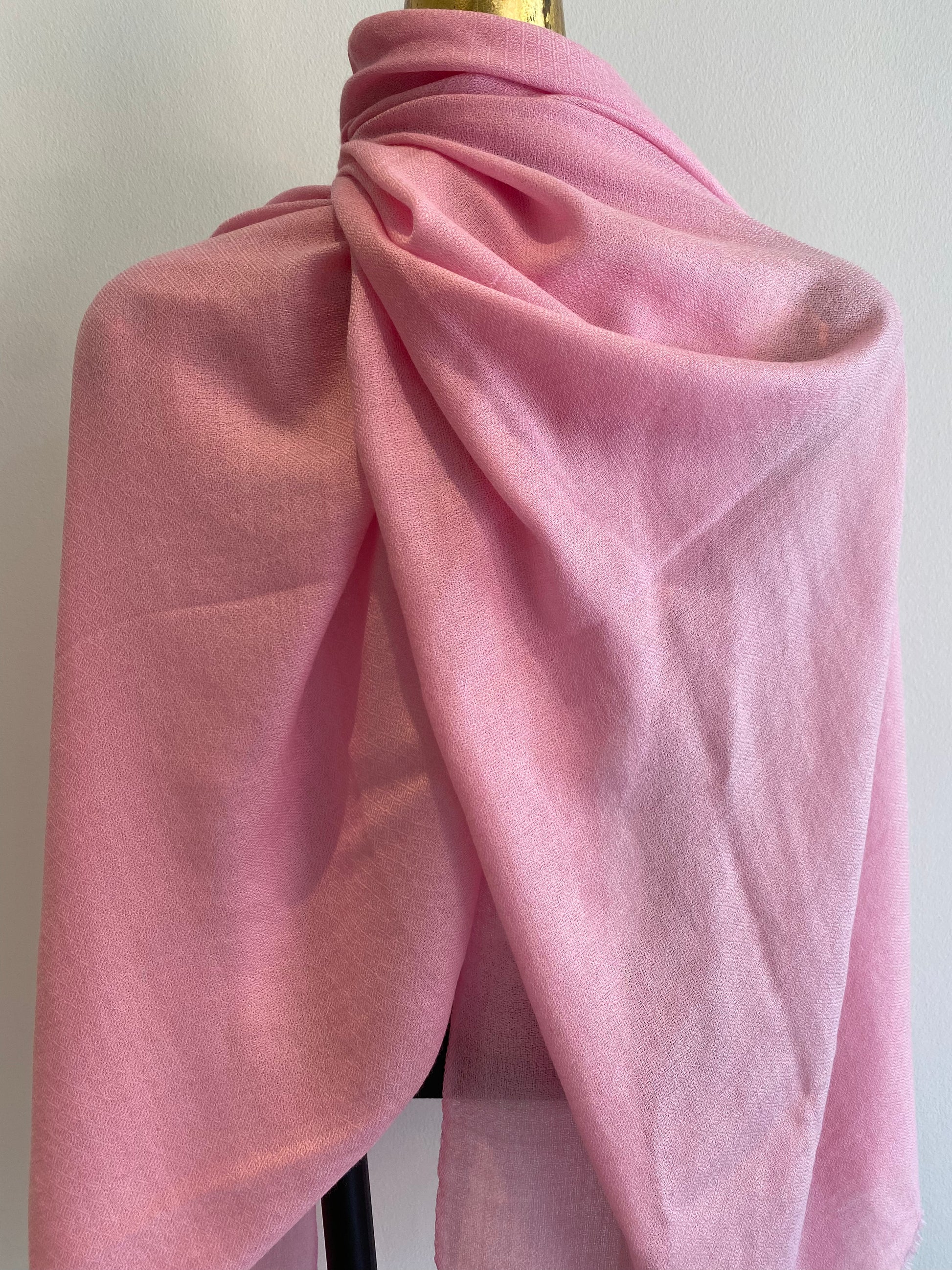 Luxury featherweight cashmere shawl - delicate weave close-up