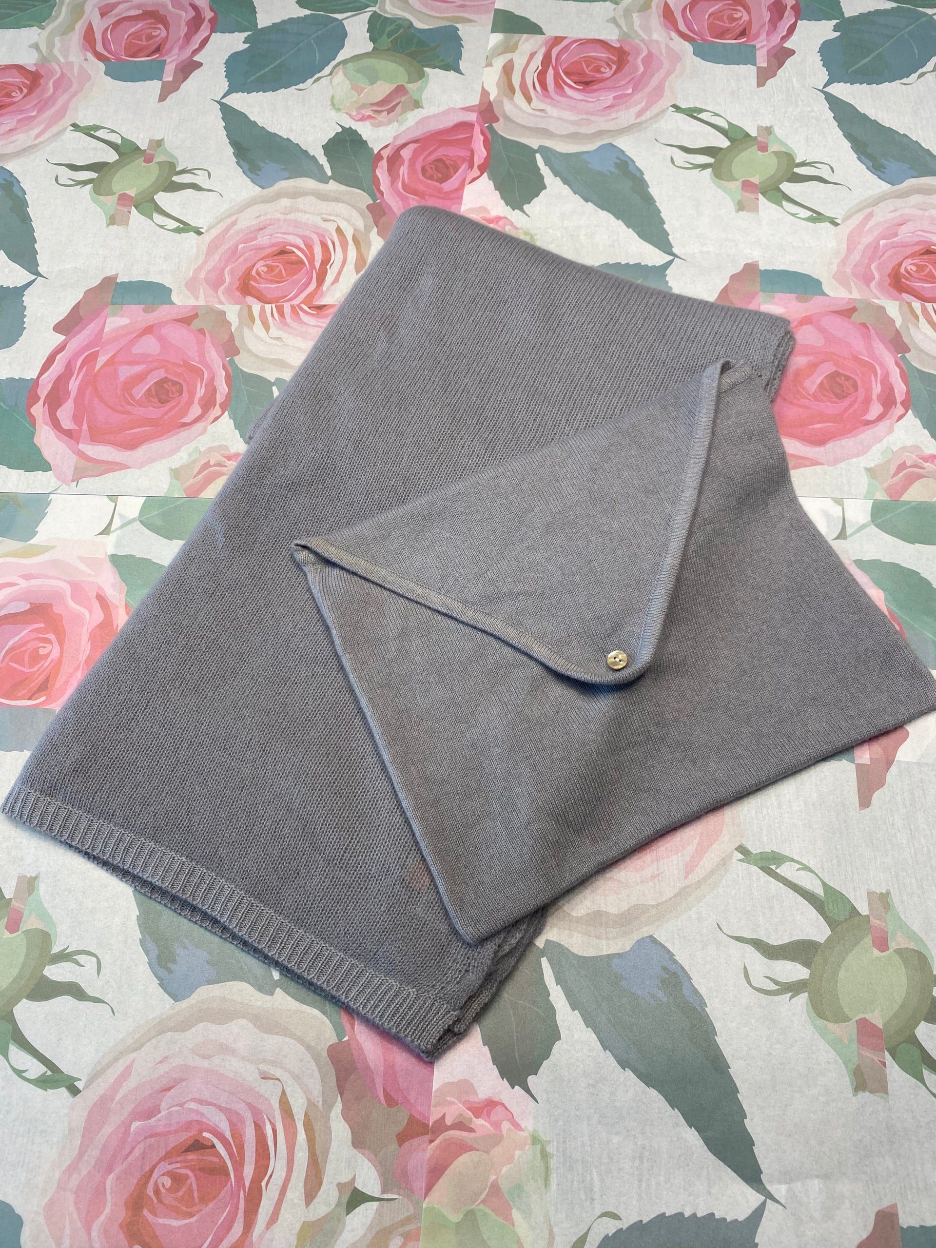 Luxury Cashmere Travel Blanket - Premium Warmth | Kumari's