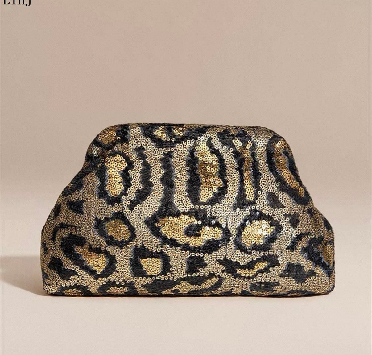Sequin clutch