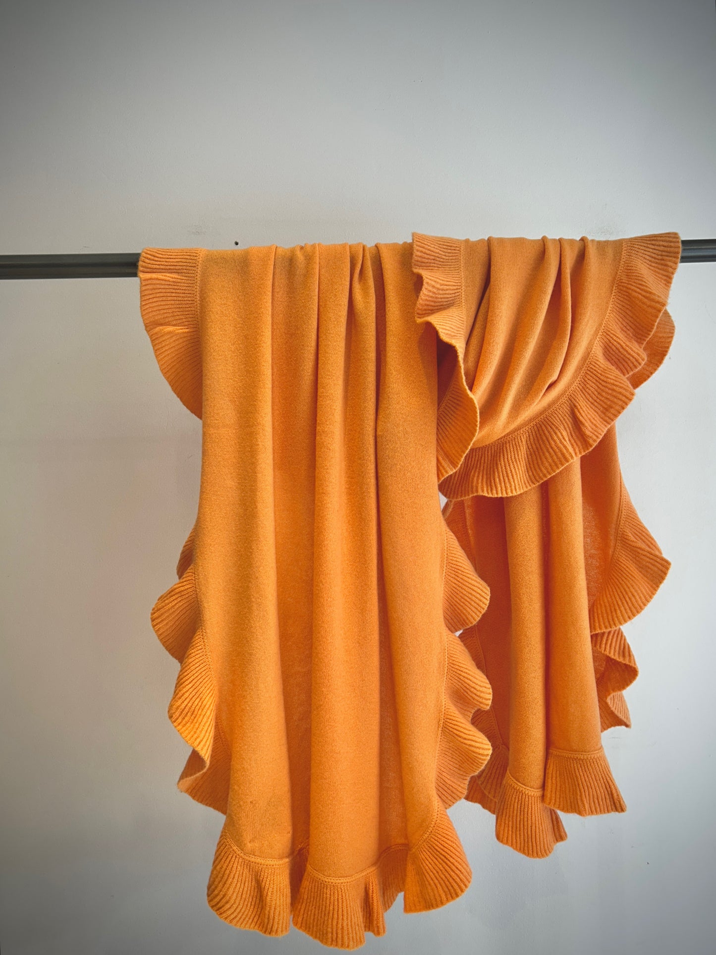 Cashmere ruffled shawl hand woven