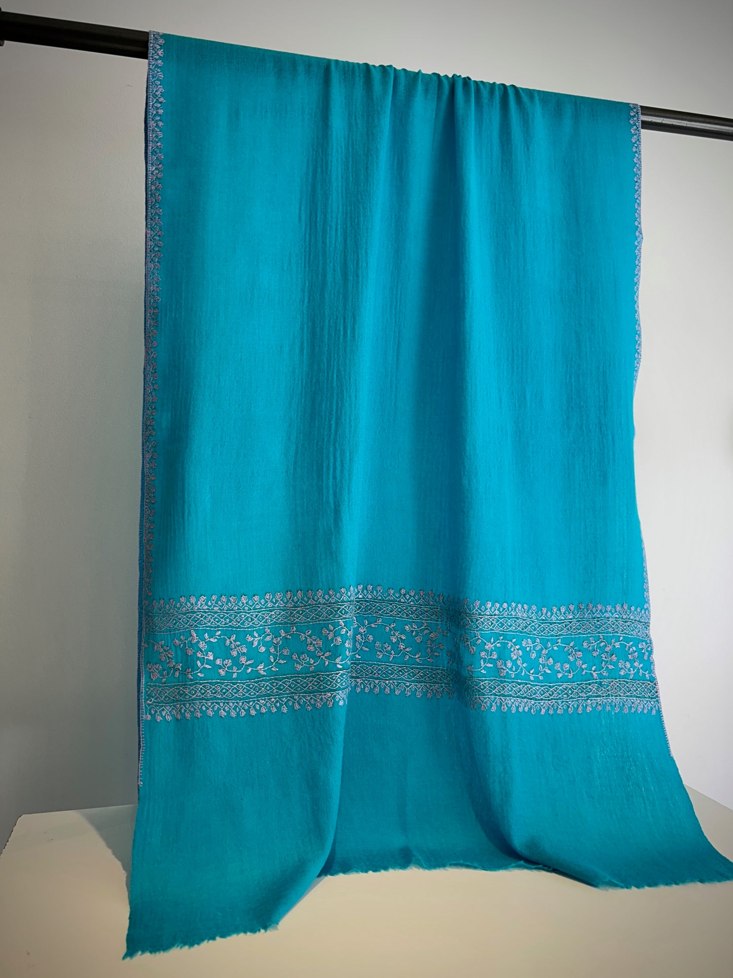 Exquisite hand embroidery 