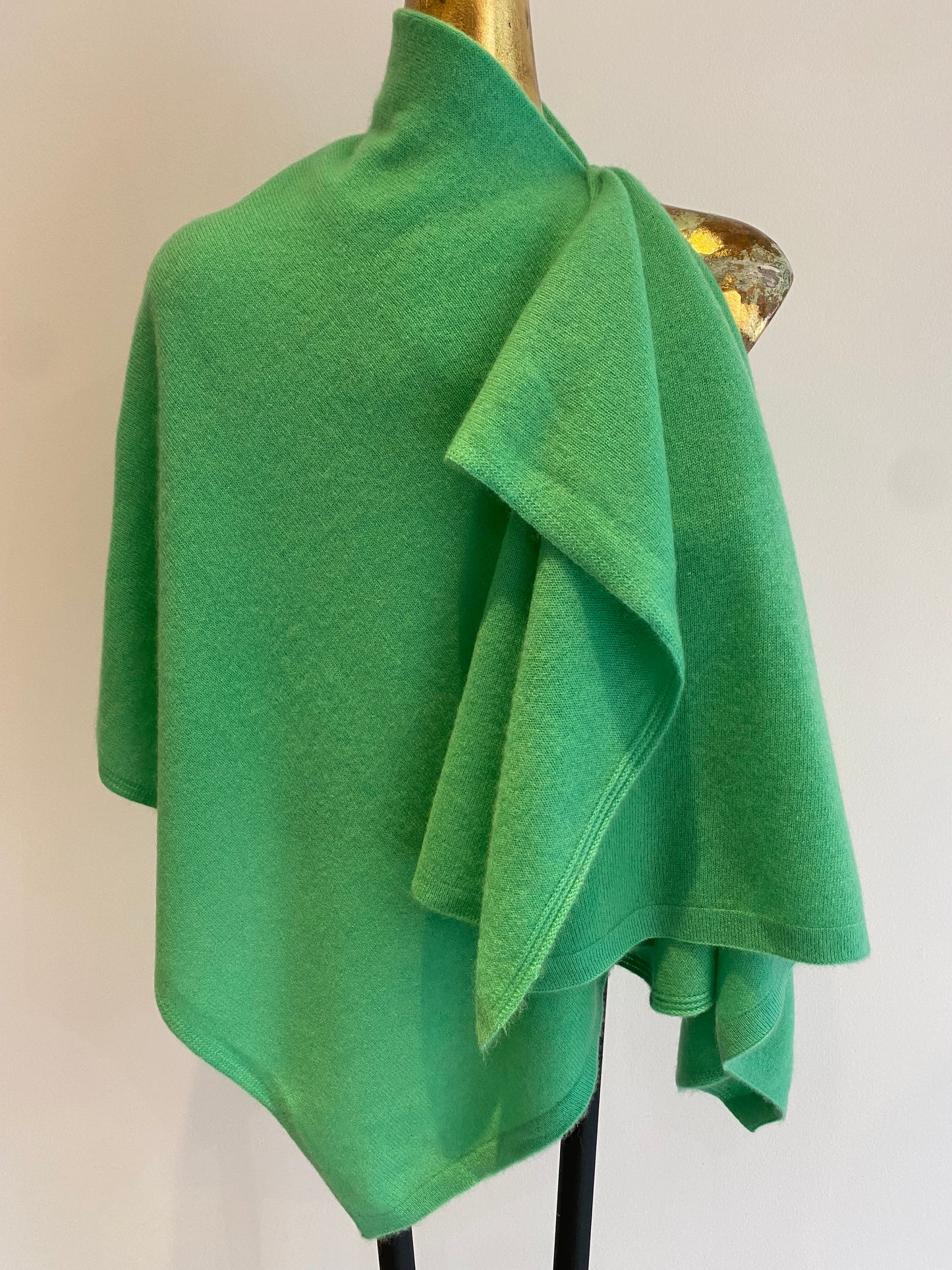 Luxurious Knitted Cashmere Shawl.
