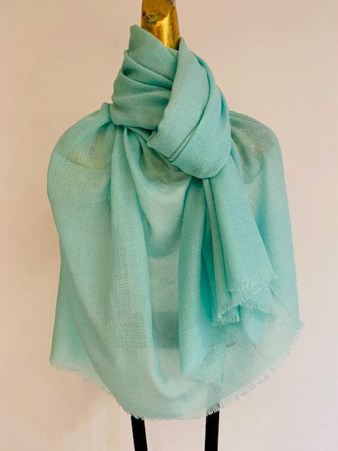 Luxury Featherweight Cashmere Shawl.