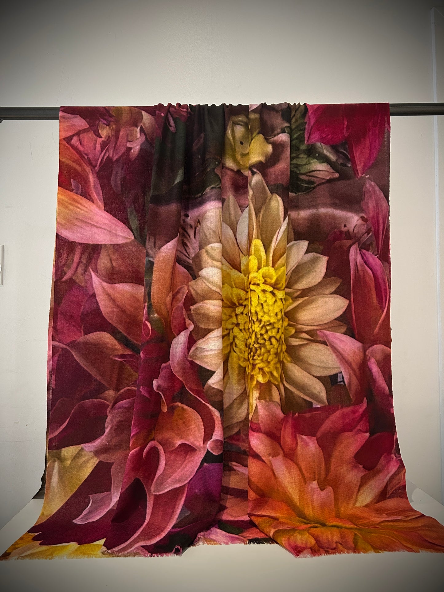 Floral pattern cashmere shawl