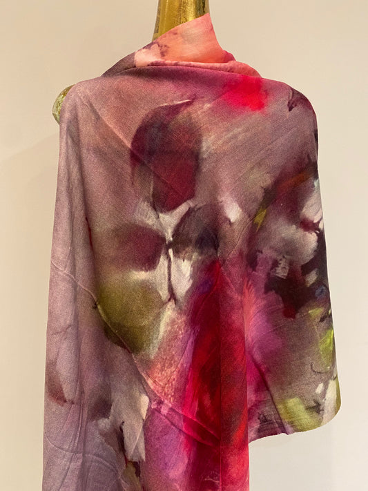 Cashmere scarf in classic pattern - timeless luxury wrap