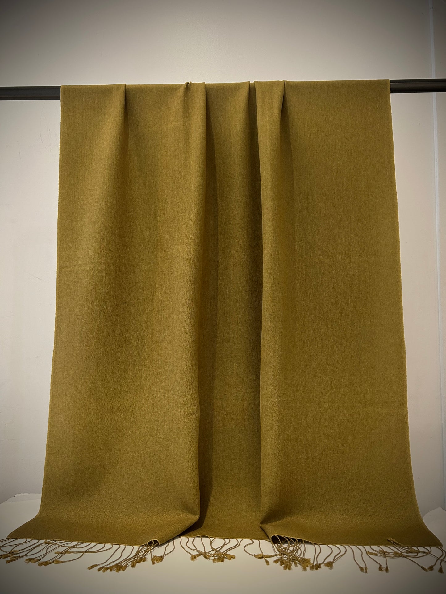 Handwoven pashmina shawl