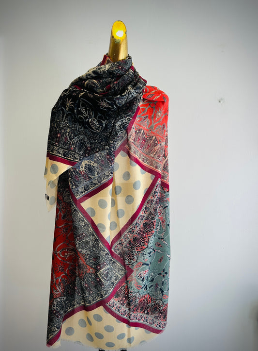 Oversized Printed Shawl.