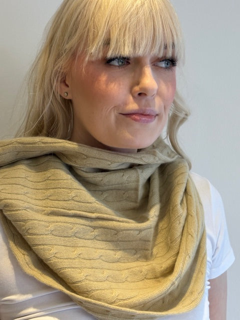 Cabled Cashmere Neck Warmer