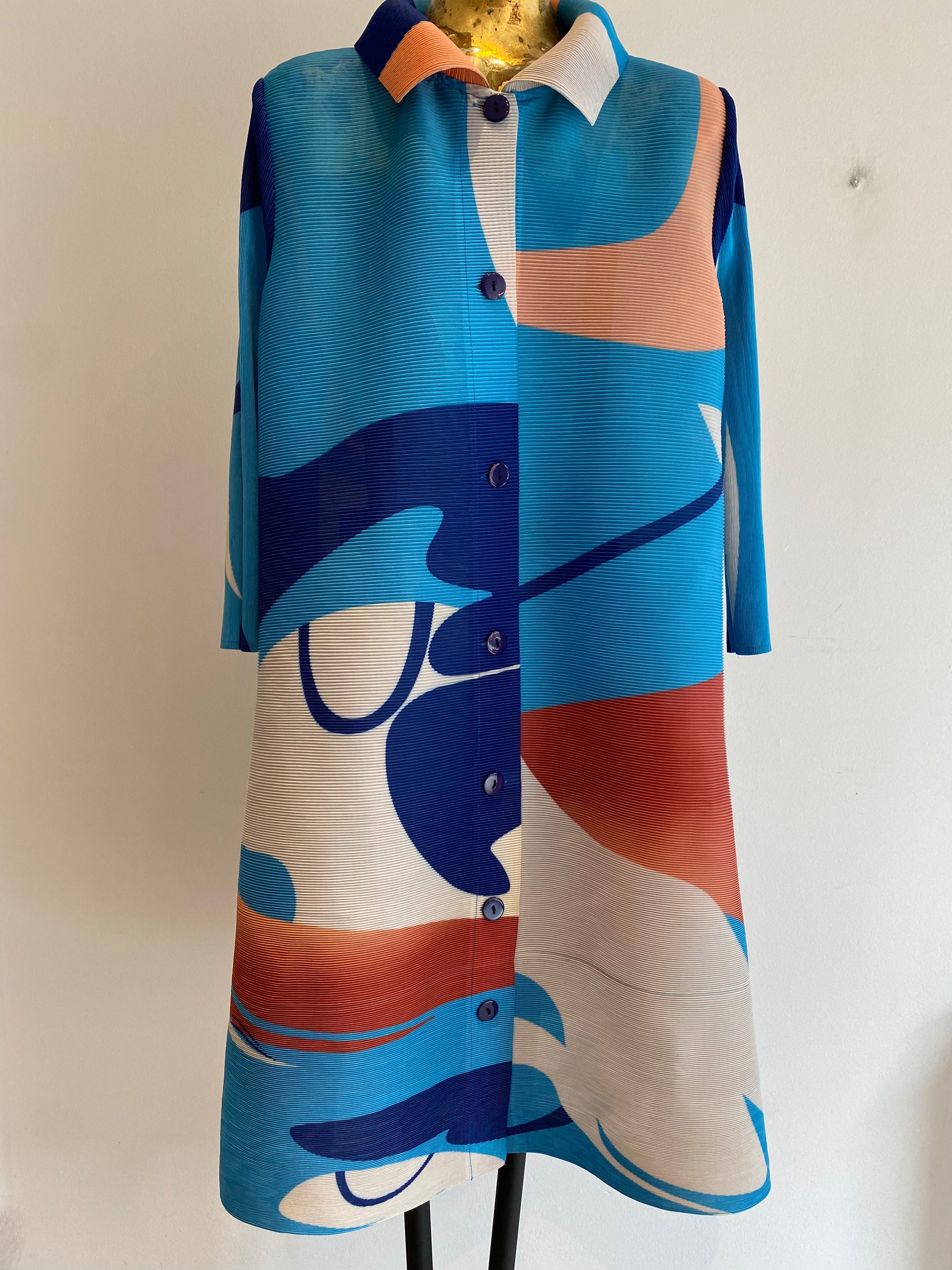 Pleated tunic style jacket