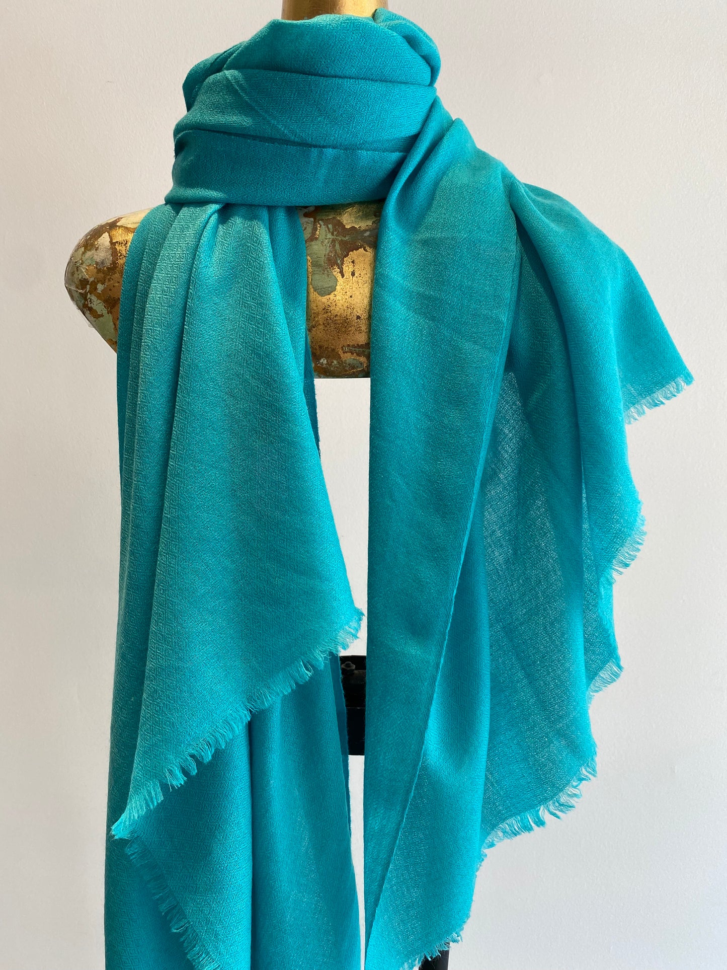 Luxury Featherweight Cashmere Shawl.