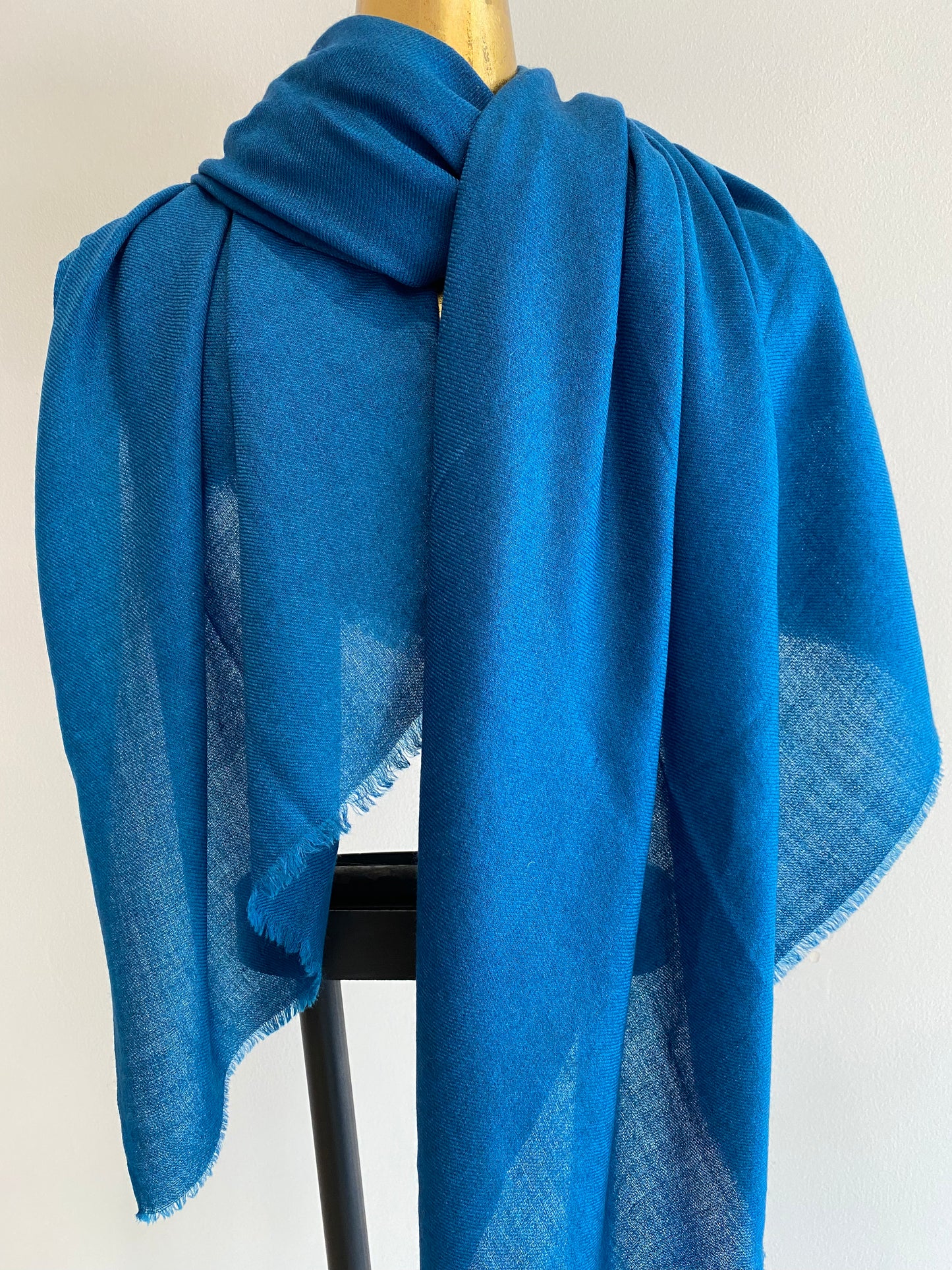 Luxury Featherweight Cashmere Shawl.