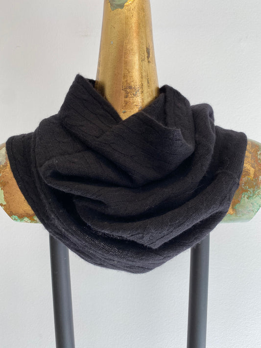 Cabled Cashmere Neck Warmer