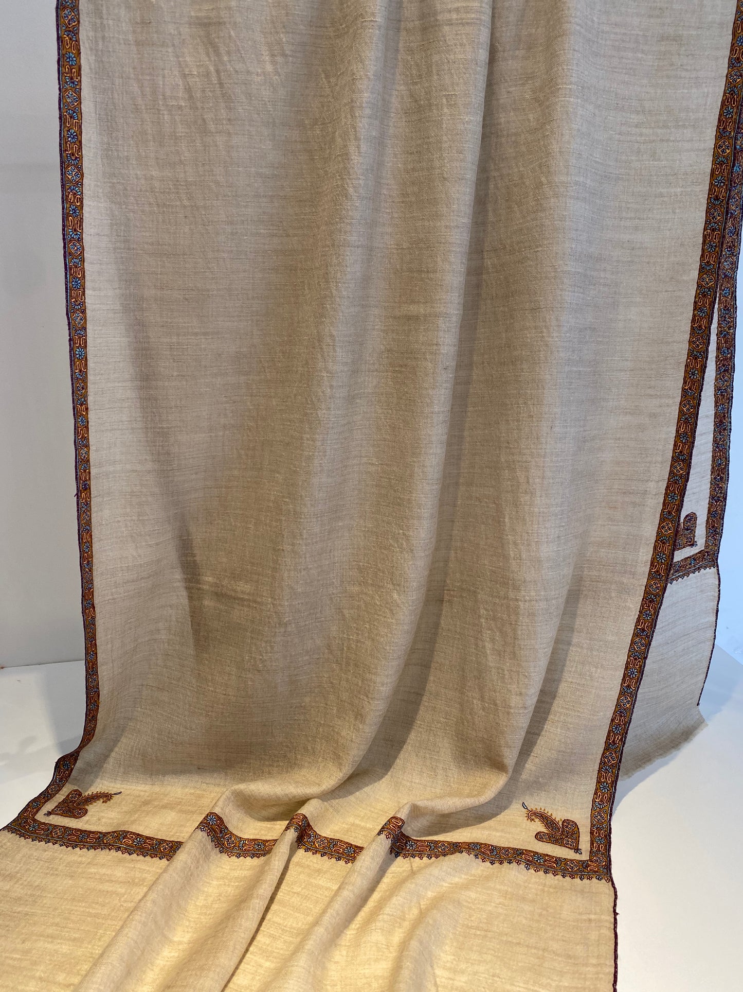 Kashmiri shawl corner with delicate hand embroidered finish