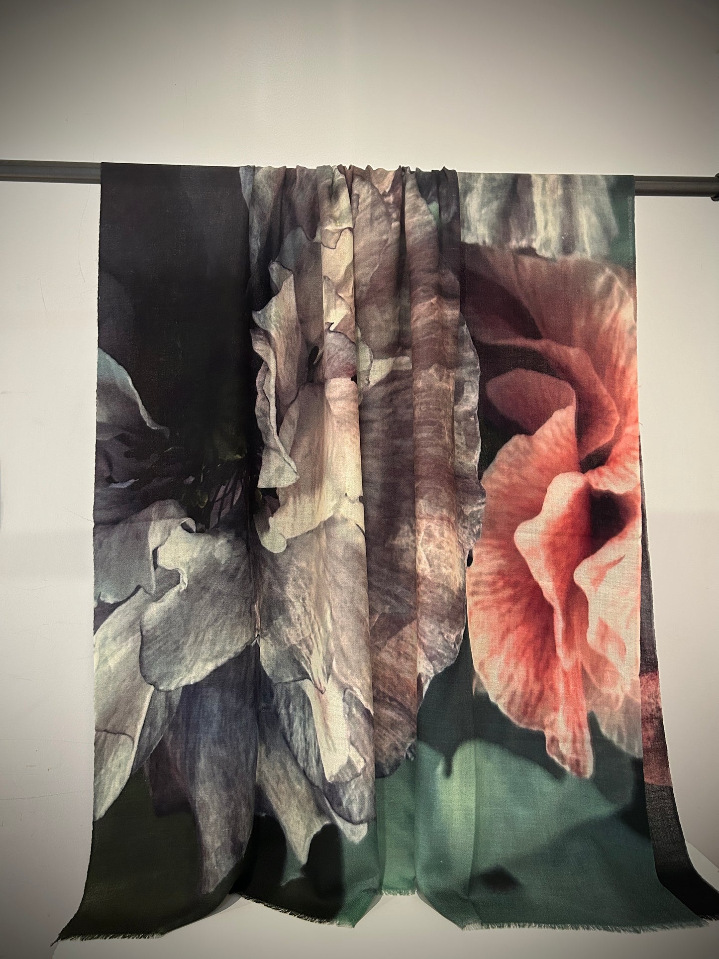 Floral pattern cashmere shawl