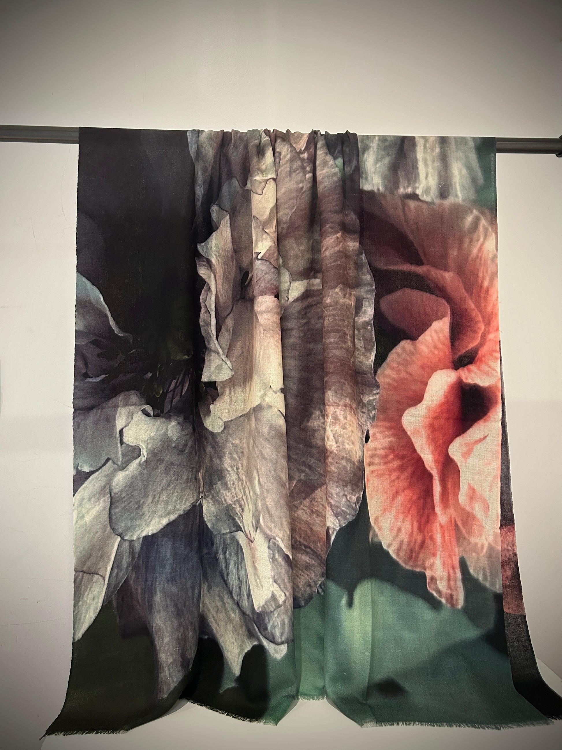 Floral pattern cashmere shawl