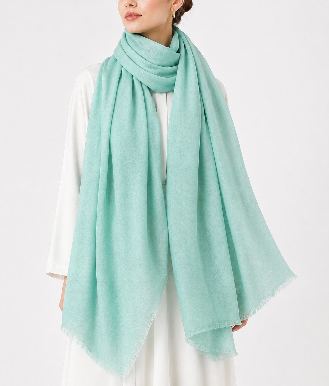 Featherweight handwoven cashmere