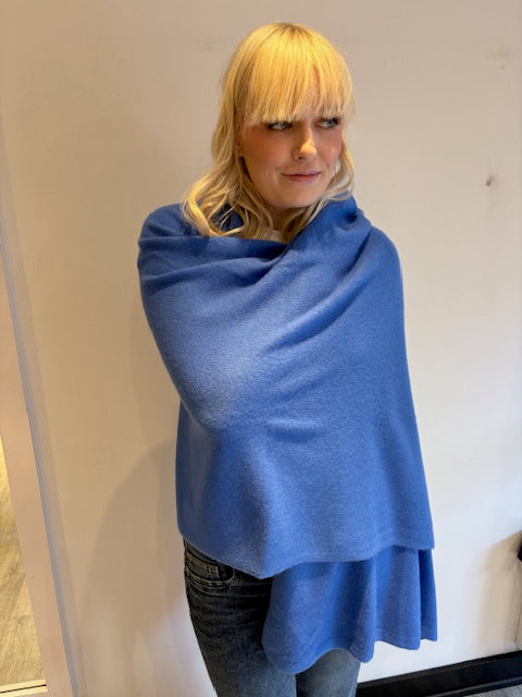 Luxurious Knitted Cashmere Shawl.