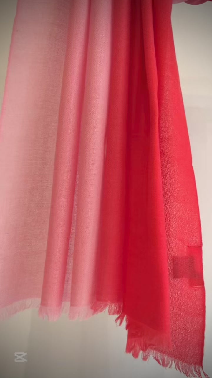 Featherweight cashmere two tone