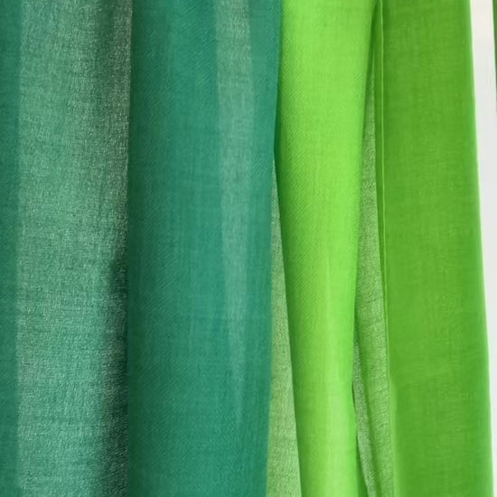 Cashmere shawl tone tone in greens